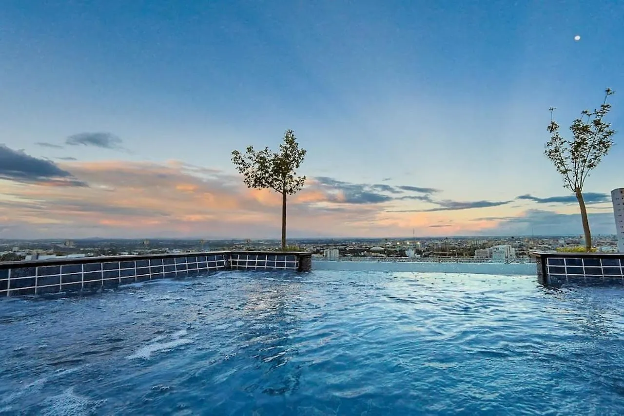 Apartment Luxury Centric Upscale Condo Los Prados